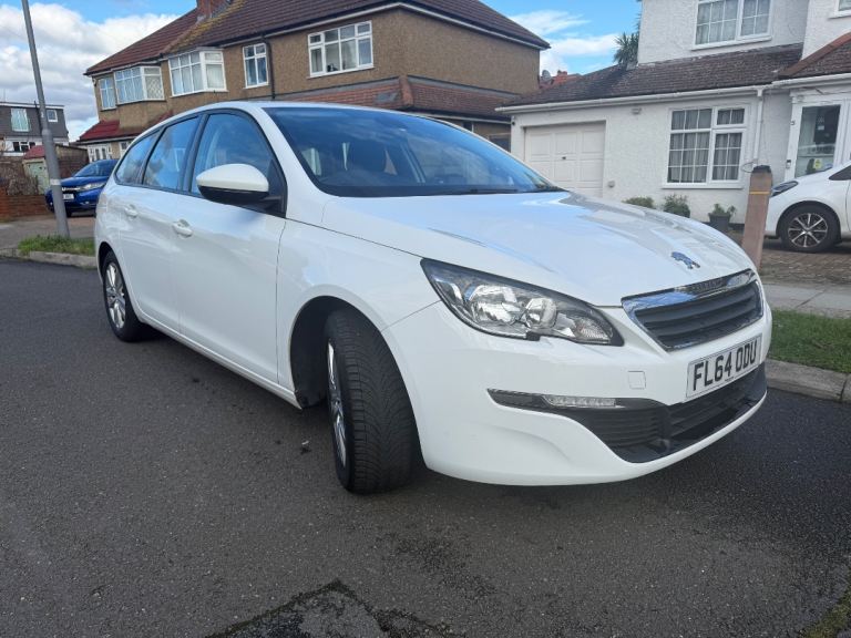Peugeot 308 SW 2015, 1.2 petrol , £20Tax, SatNav, 