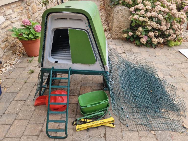 Omlet Eglu Cube Chicken Coop with Accessories
