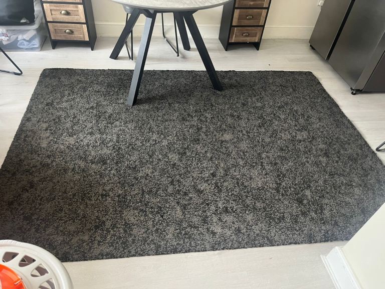 Ikea rugs in good condition 