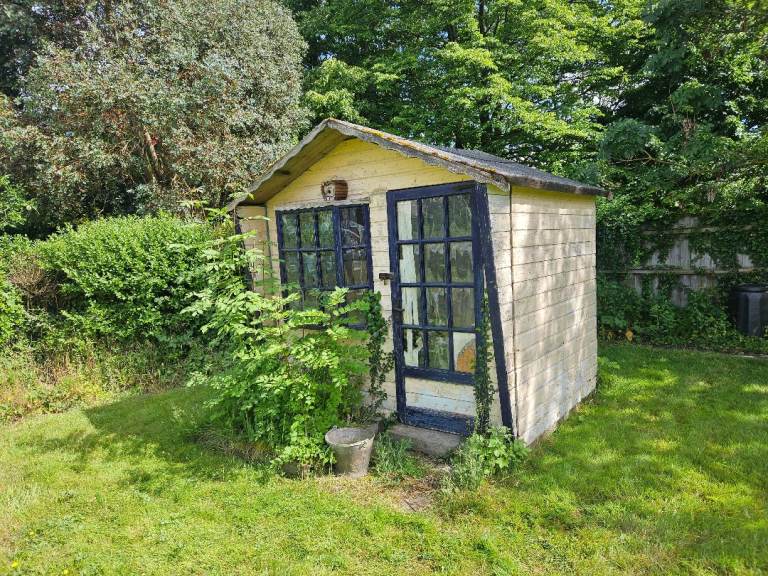 Small summer house 