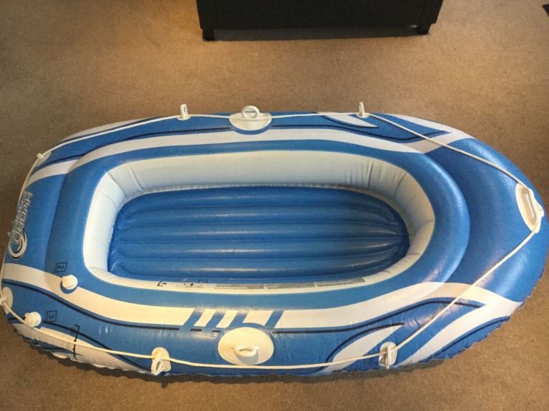 Inflatable dinghy