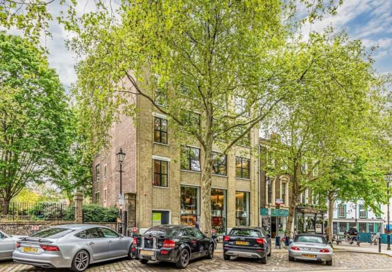 Flexible Serviced Spaces in EC1R For 3 to 256 People - Private Offices to Rent in Clerkenwell