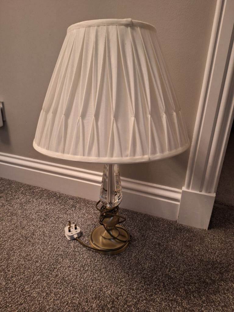 Table lamp