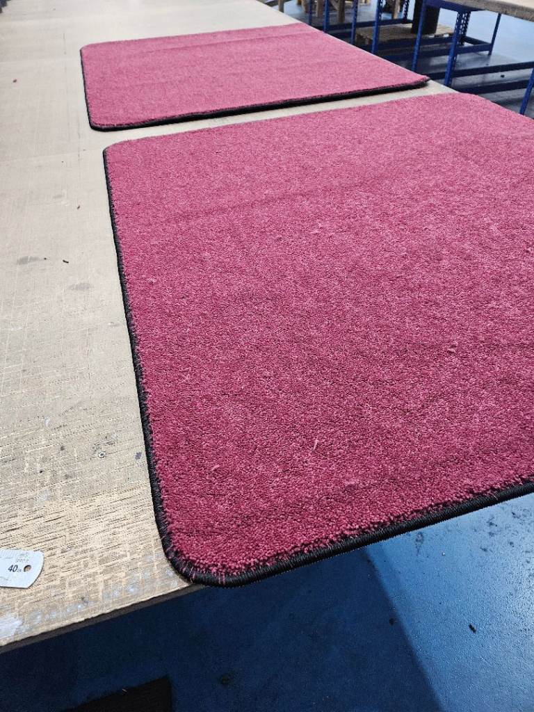  rug x 2 maroon colour 
