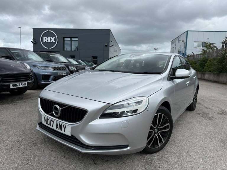2017 Volvo V40 2.0 D2 Momentum Nav Plus Hatchback 5dr Diesel Manual Euro 6 (s/s) (120 ps) Hatchba...
