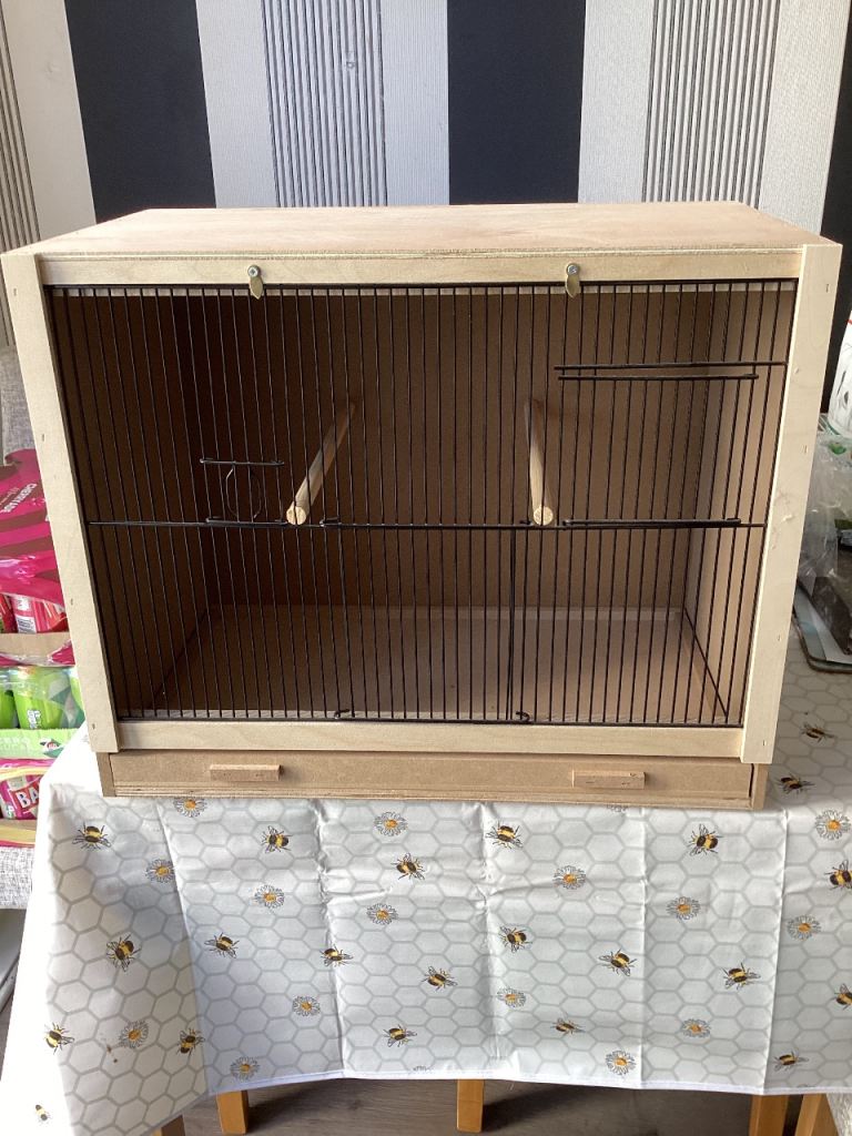 Wood bird breeding cages