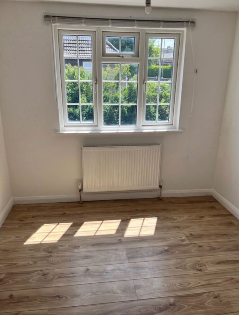 Double room on top floor Elm Grove Area 