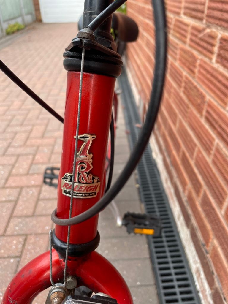 Raleigh Mountain Bike – Red, Good Condition