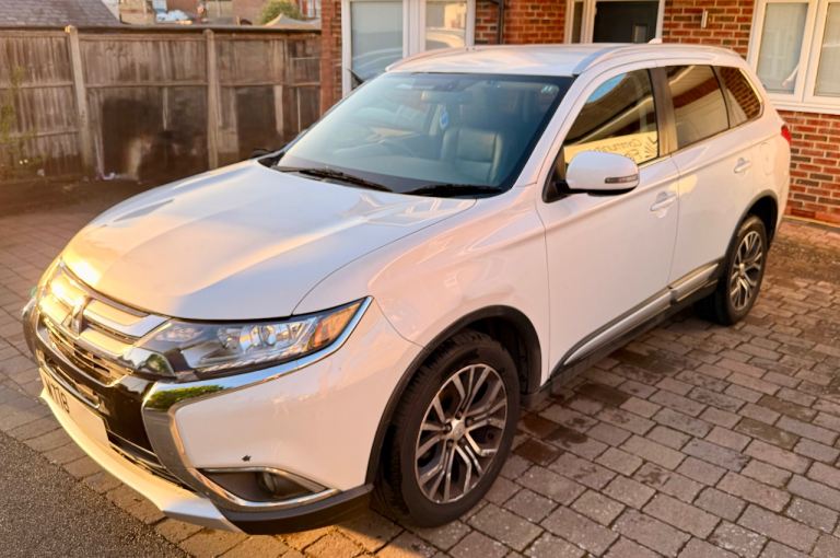 Mitsubishi OUTLANDER 2018 7 Seater Automatic 2268 (cc) 5 doors
