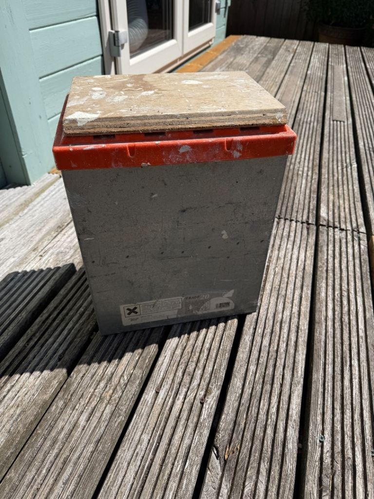 Brush Mate Trade 20 Paint Brush Storage Box
