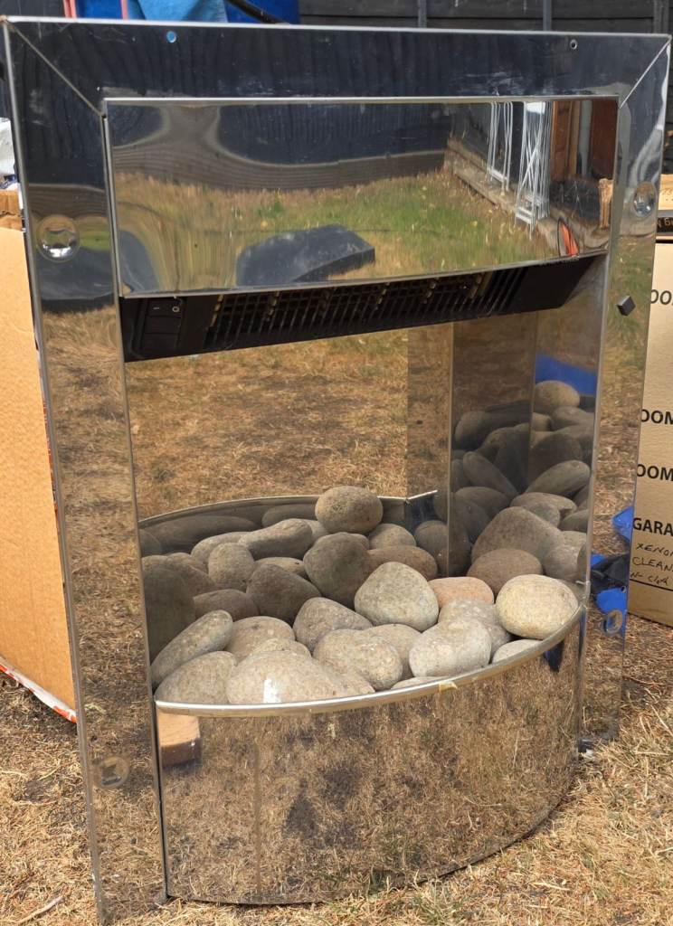 Electric Fireplace with Stones 