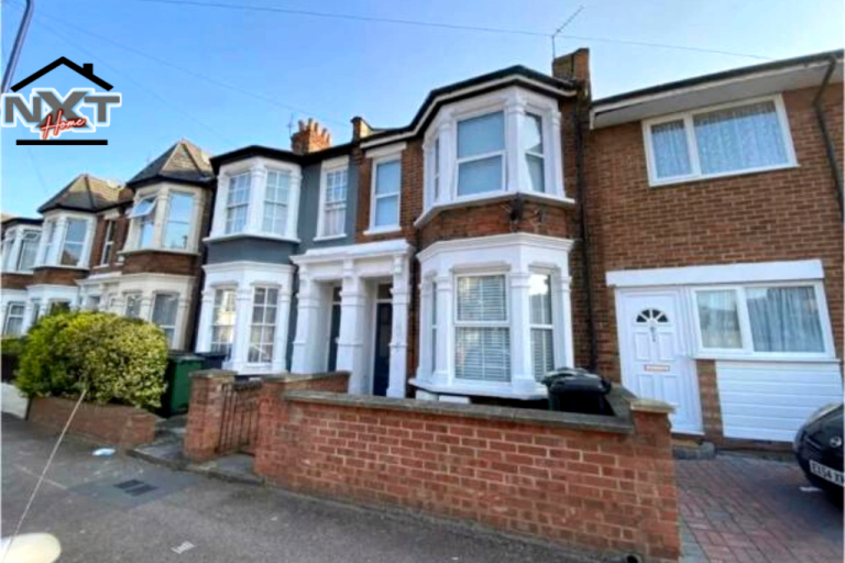 Spacious 2 bedroom flat in E10