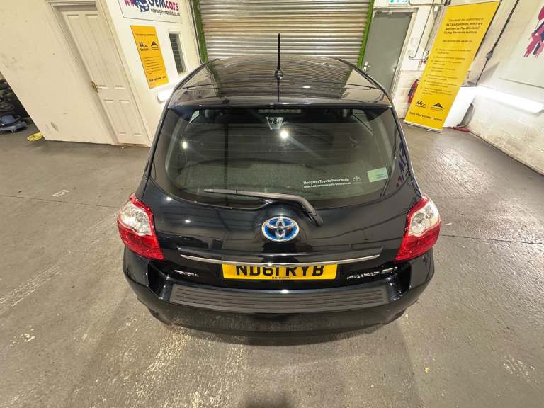 TOYOTA AURIS 1.8 VVT-h T4 2012