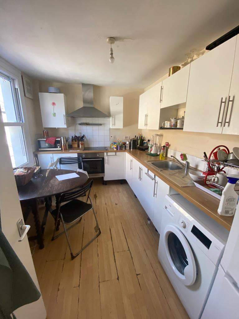 3 bedroom flat with living room, 2 bathrooms