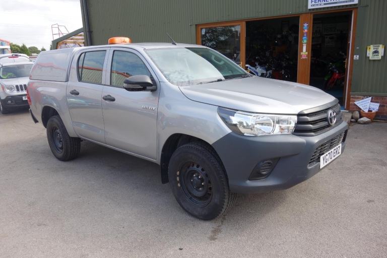 Toyota Hilux 2.4 D-4D Active Pickup Double Cab 4dr Diesel Manual 4WD ... 2020/70