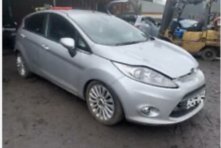 Ford Fiesta. Silver door. Breaking spares parts 