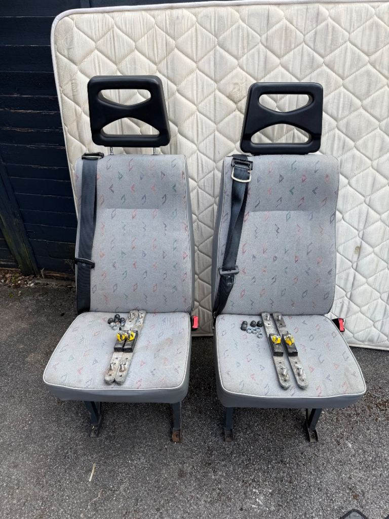 Rear seats for a van 