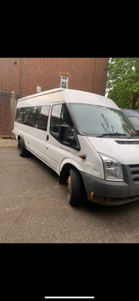 Ford transit 17 seater minibus, good condition. No MOT. Drive away 