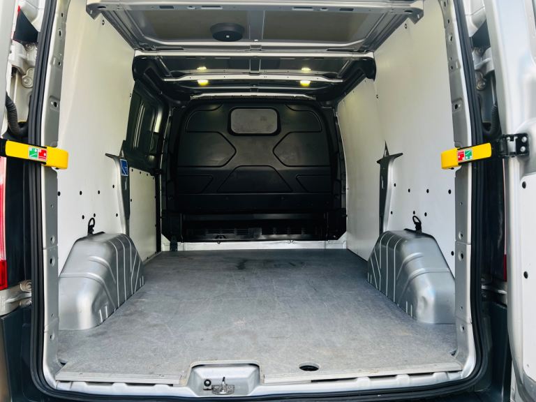 FORD TRANSIT CUSTOM PANEL VAN 2017 GENUINE LOW MILEAGE ONLY 32K FULL HISTORY MINT VAN