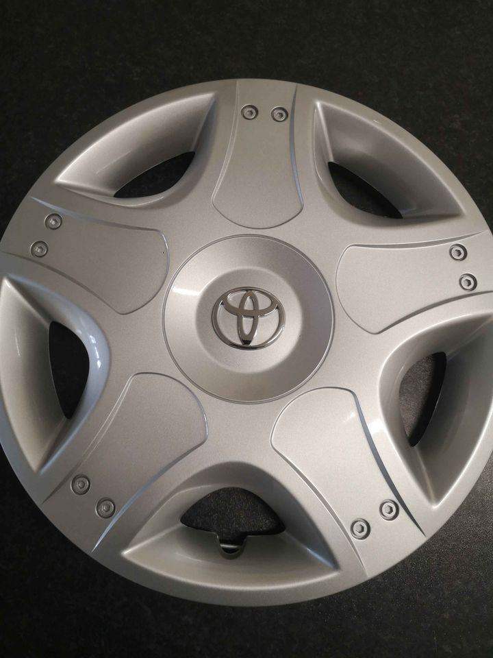 TOYOTA YARIS HUBCAP 14" INCHES