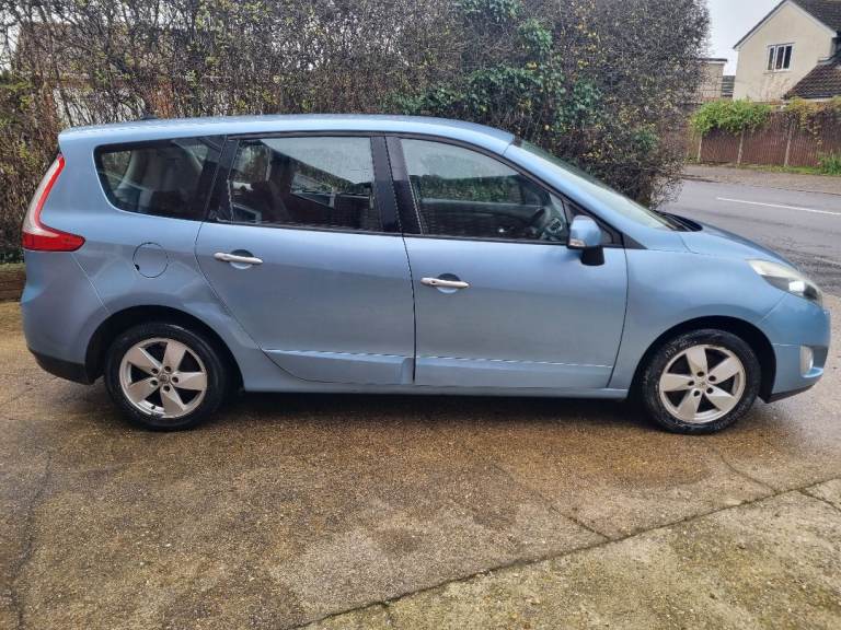 7 SEATER DIESEL EXCELLENT INTERIOR CONDITION 