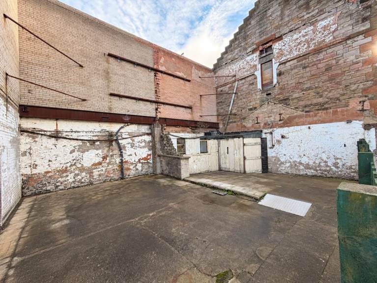 Secure Commercial Yard to Rent - Approx. 125m²- Duddingston, Edinburgh