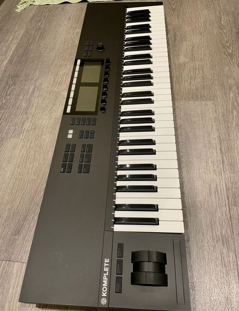 Native Instruments Komplete Kontrol S61 MK2 – 61-Key MIDI Keyboard Controller