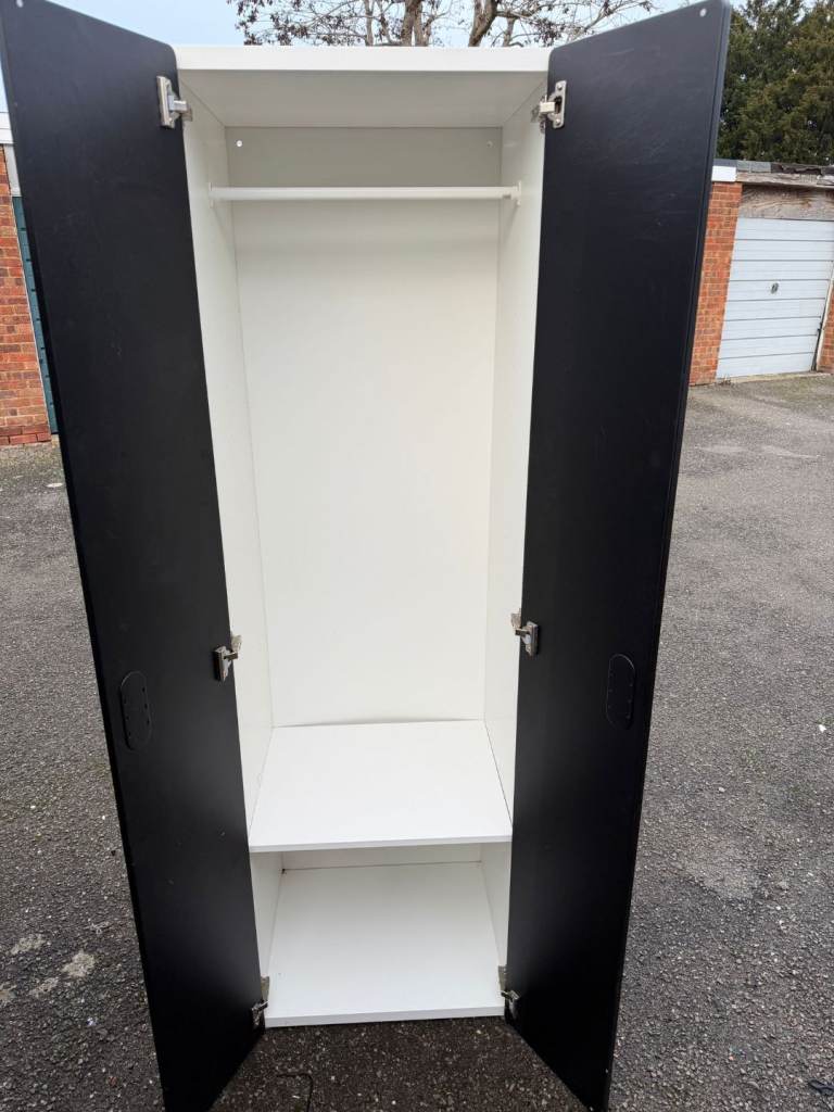 Tall Wardrobe for £75