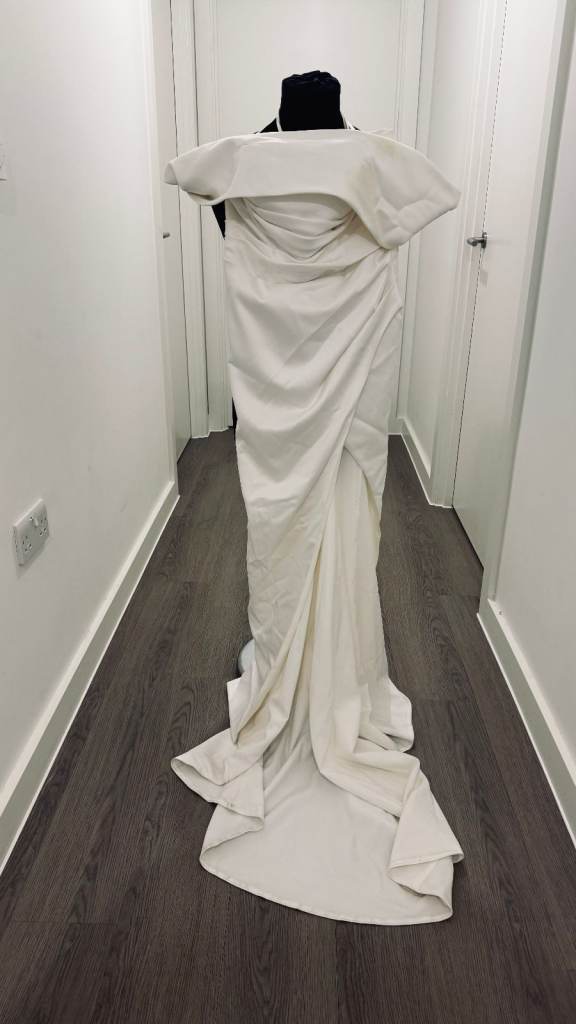 💍 Milla Nova Designer Wedding Dress – Size L (EU 40) (UK 12) | RRP £3,000 – Asking £1,500