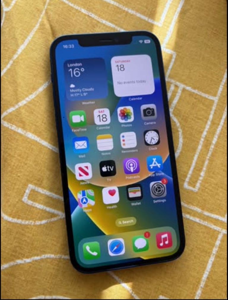 iPhone 12 unlocked 64GB Blue Excellent condition 