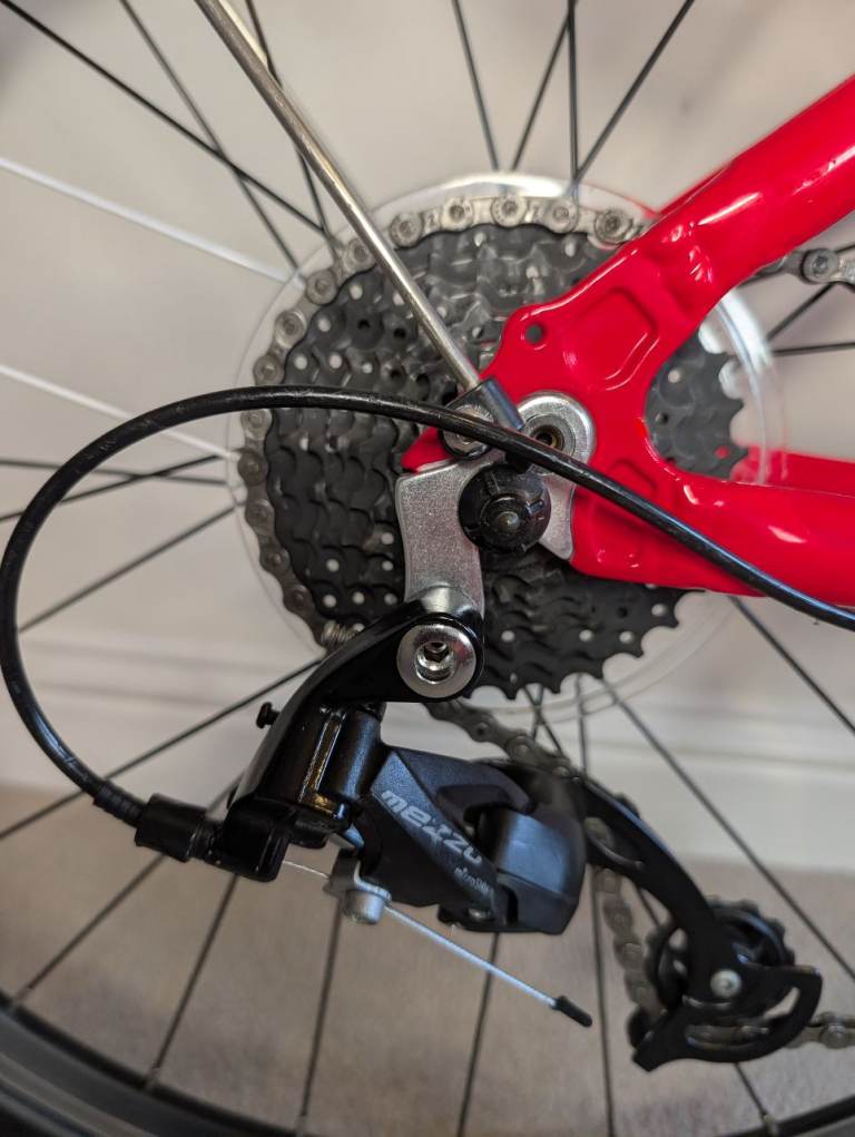 FROG BIKE 73 (12+) IN PERFECT CONDITION. COLLECTION NW LONDON OR BUCKS