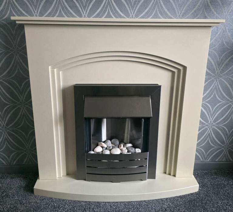 Adam Truro 2kw Inset Electric Fire and Helios mdf Surround
