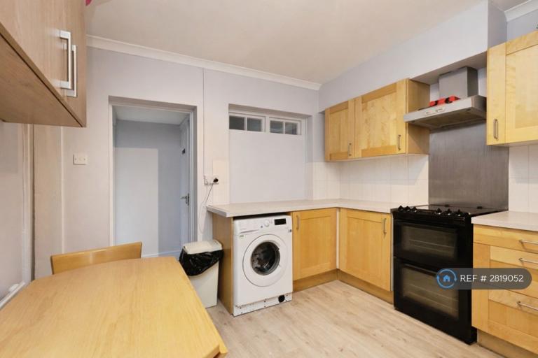 1 bedroom in Fairhaven Street, Cheltenham, GL53 (#2819052)