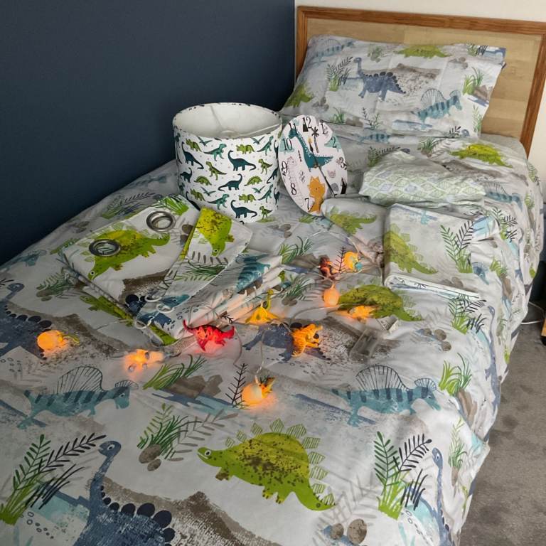 Dinosaur Complete Bedroom Set, 2 Covers & Sheets, Curtains, Clock, Shade, Lights