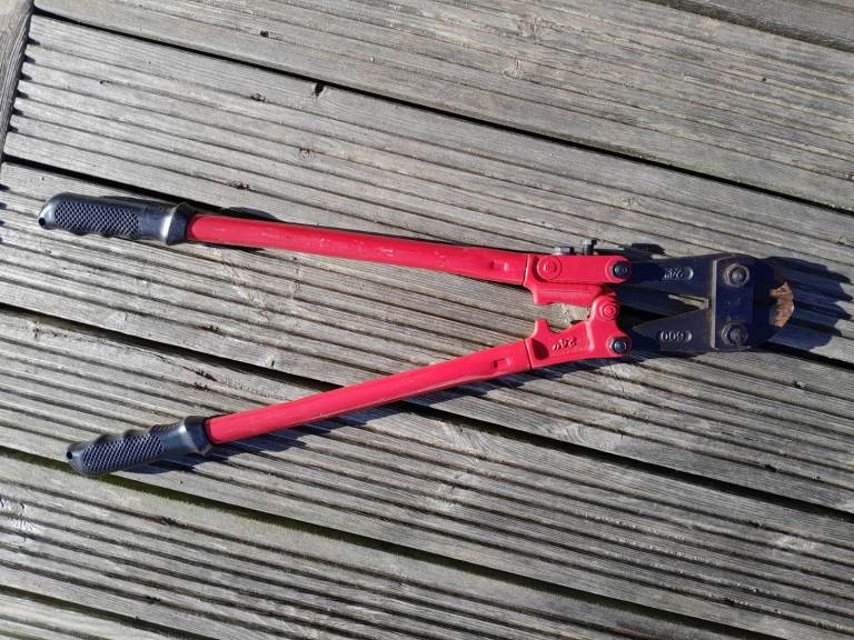 24 inch Bolt Croppers as new, used once.