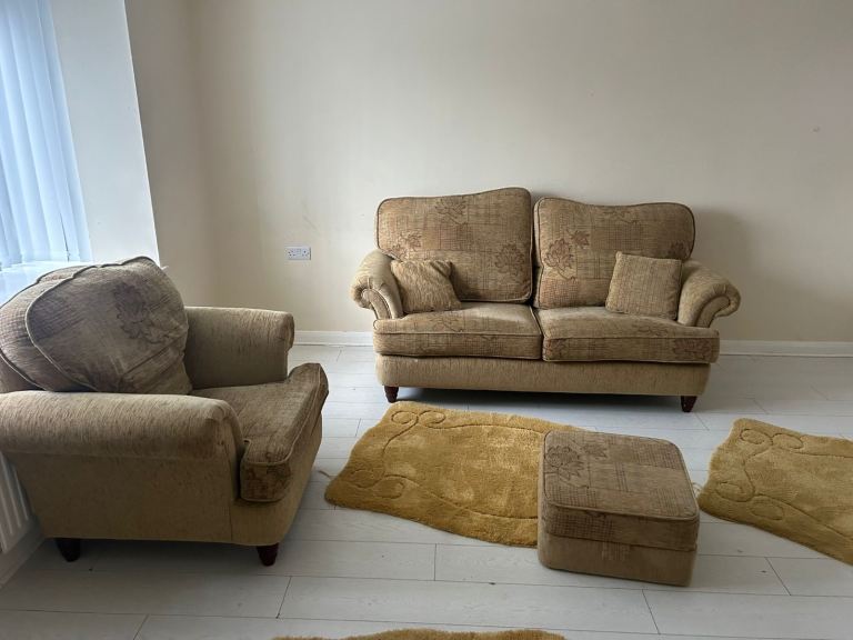 3-2-1 fabric sofas Foot stool Very good condition Can be delivered