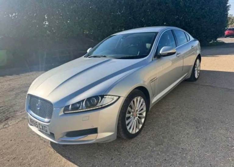 2015 Jaguar XF 2.2d Premium Luxury Automatic, LOW MILEAGE!