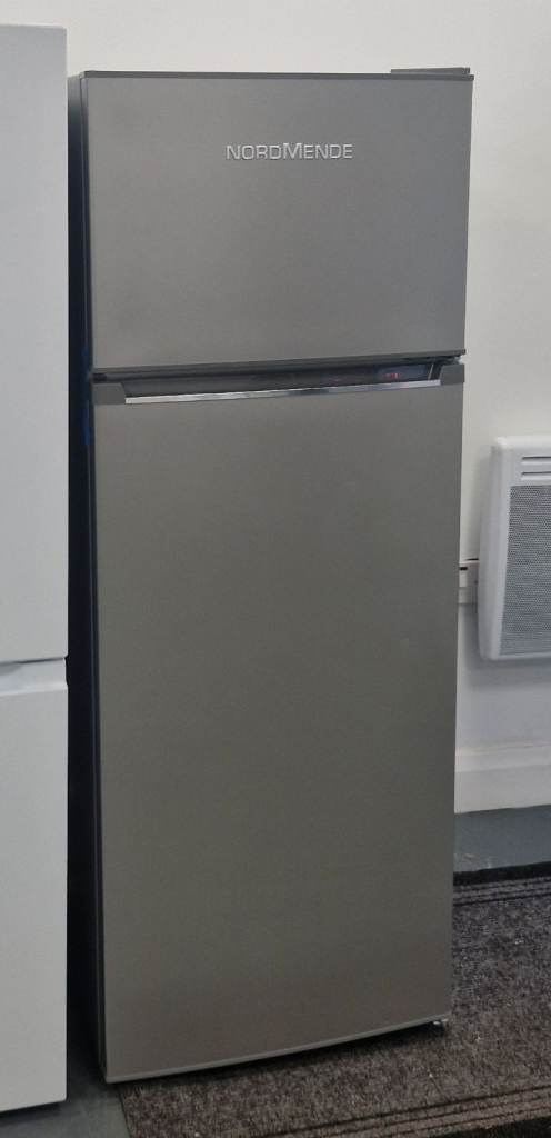 Silver Nordmende Fridge / Freezer (Graded) - 3mth Warranty