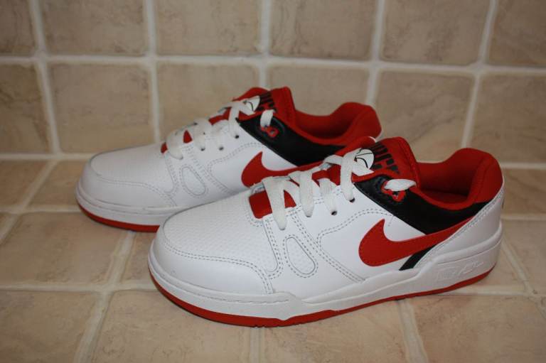 Nike Full Force in a White and Red Colourway - Size UK 4 *New*