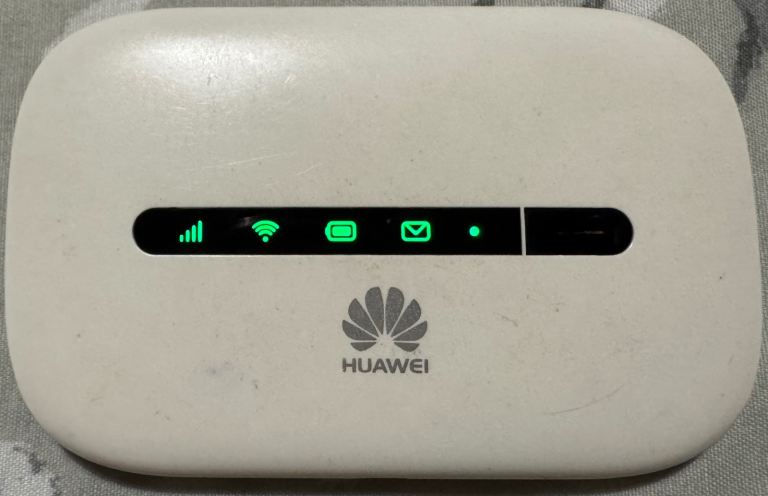 Huawei E5330 Mobile WiFi Hotspot 2G/3G