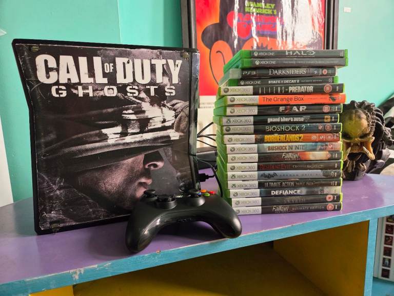 Xbox 360 Wired Controller and Games