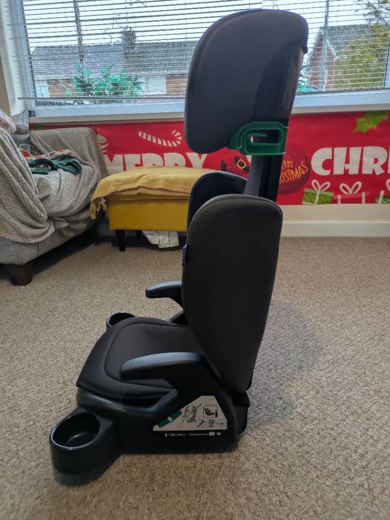 Child's car/booster seat 