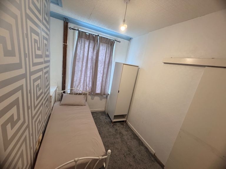 Room to rent Longsight 