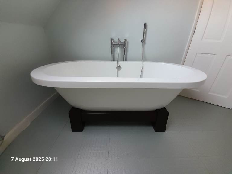 image for FREE STANDING BATH AND WOODEN CRADLE