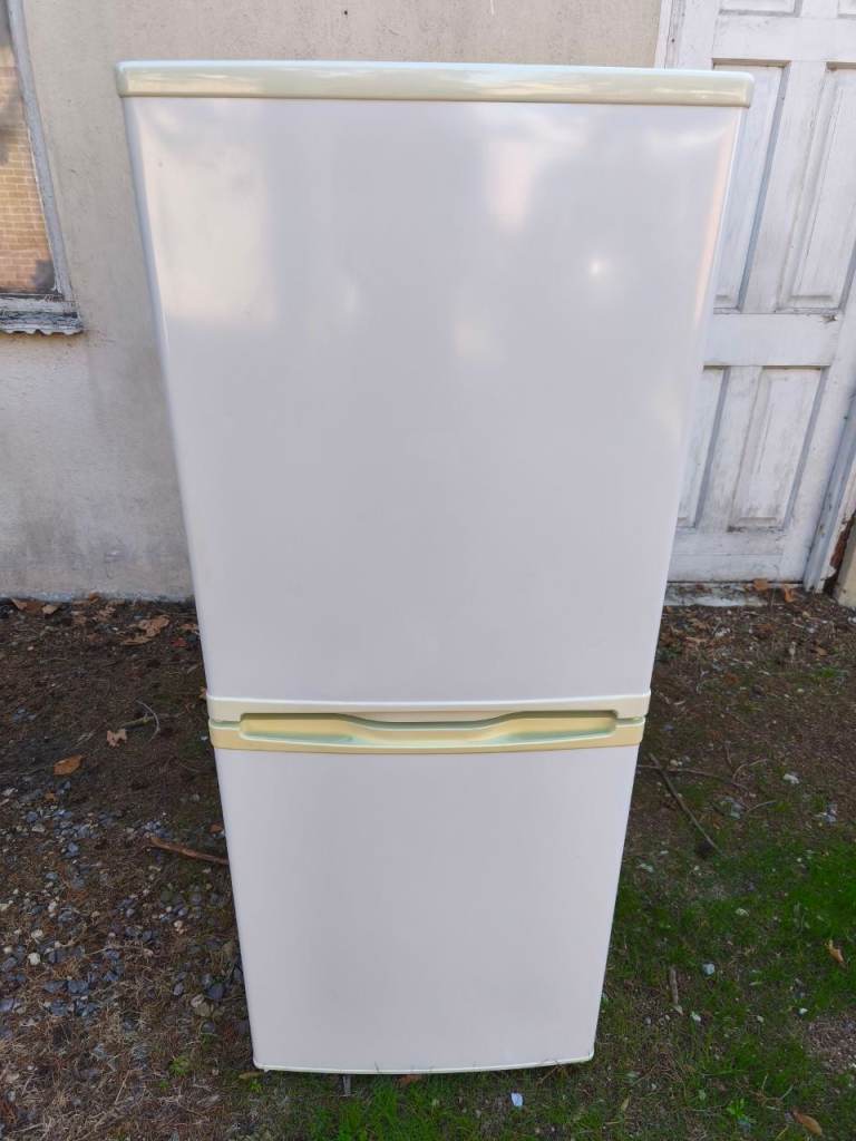 Fridge Freezer Currys 135 cm / A+