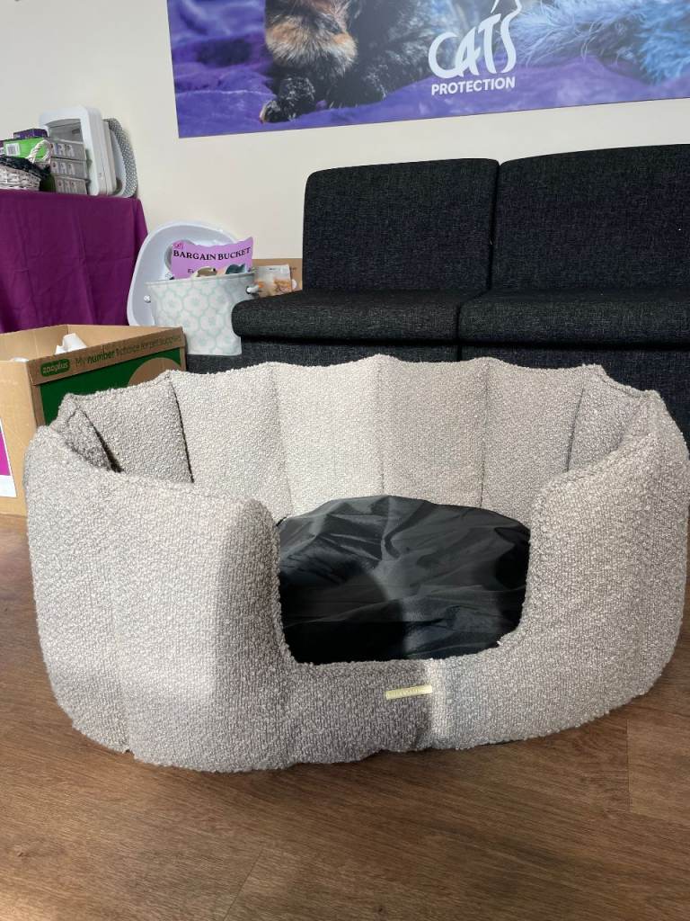 Lord and Labradors Large Dog Bed