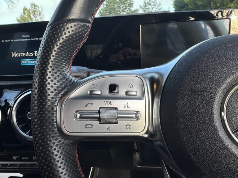 MERCEDES-BENZ A CLASS 1.3 A250e 15.6kWh AMG Line 2020