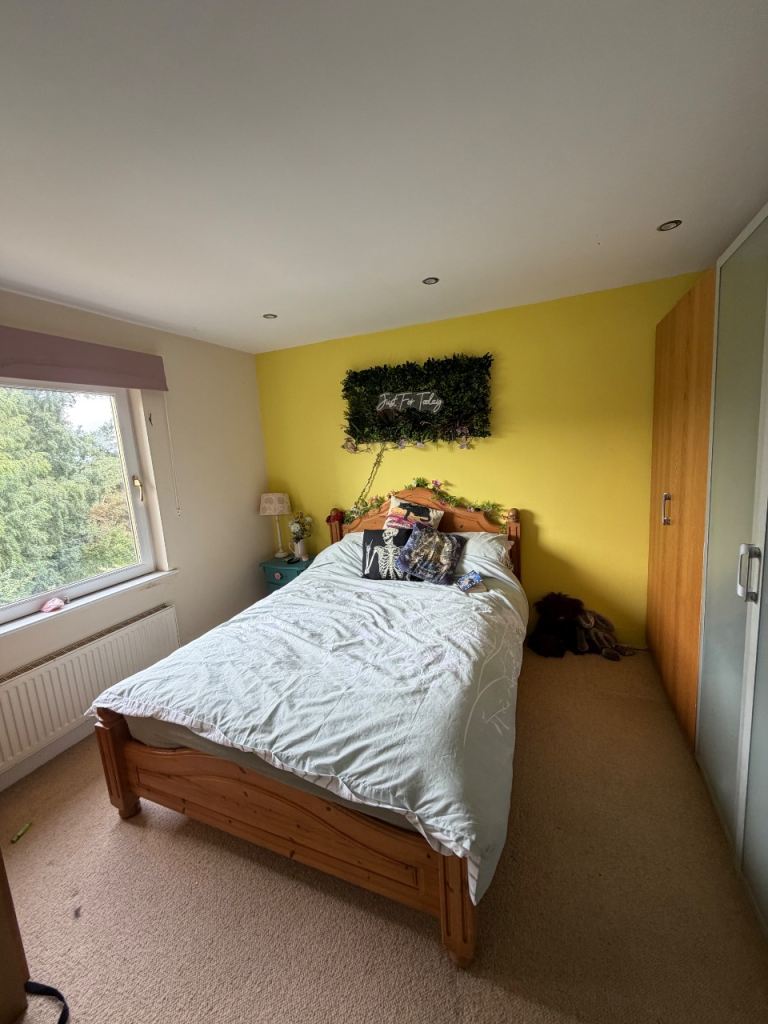 Short term room to rent 