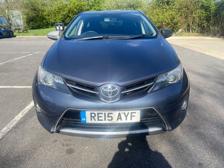 Toyota Auris 2015 15 reg 1.6 petrol and lpg manual mot Spares or repair 