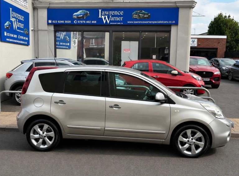 2010 Nissan Note 1.6 16V Tekna Auto Euro 5 5dr MPV Petrol Automatic